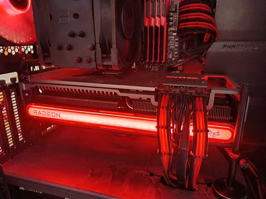 Продавам видео карта Sapphire Nitro+ RX 7900 XTX