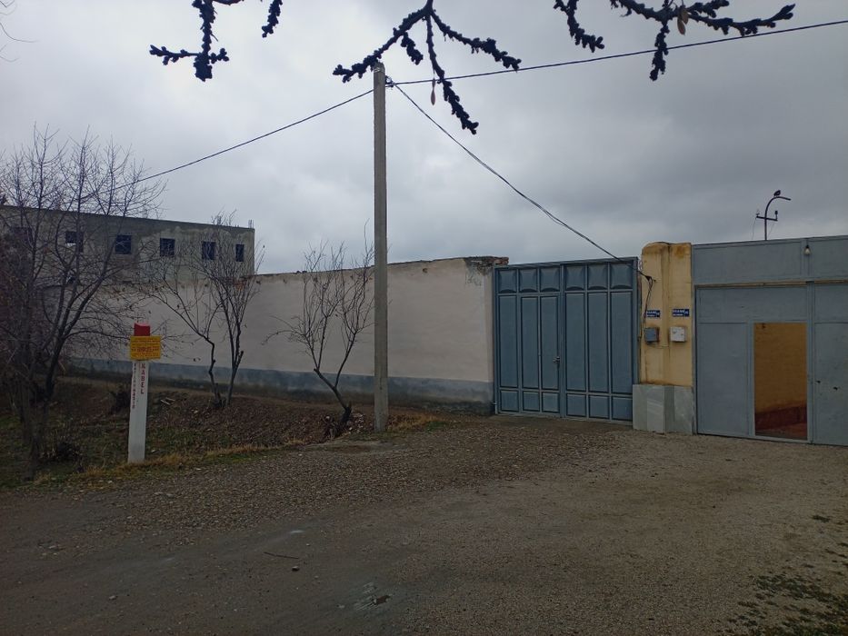 Hovli tezda sotiladi