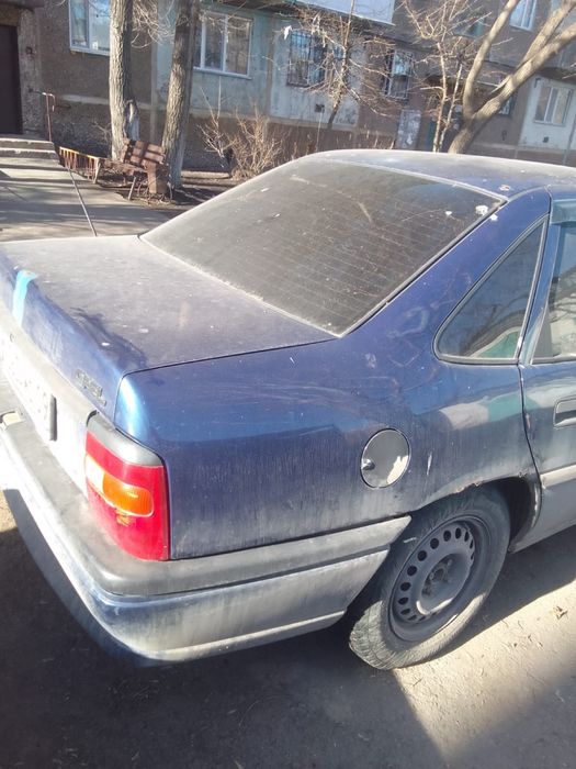 Продам машину Опель вектра А