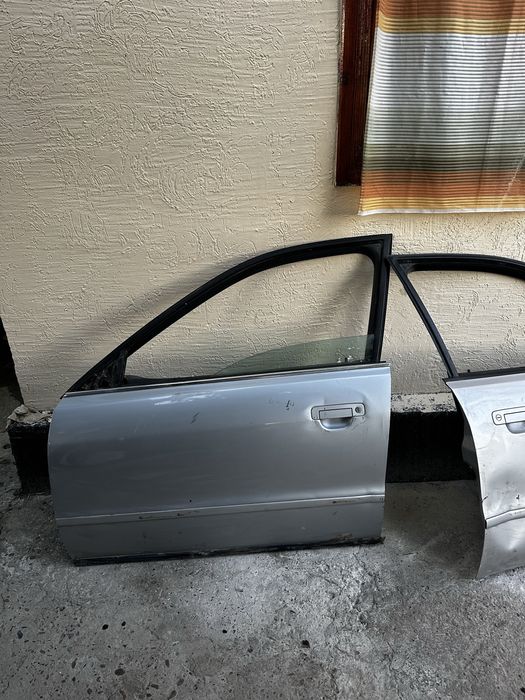 В продаже двери на Ауди а4