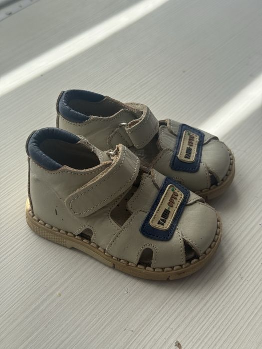 Продам детскую  обувь