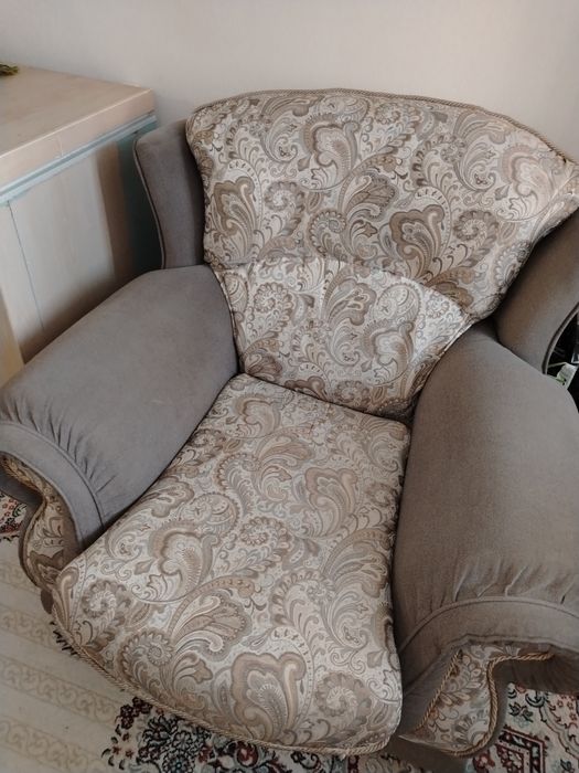 Продам б/у мебель 20000