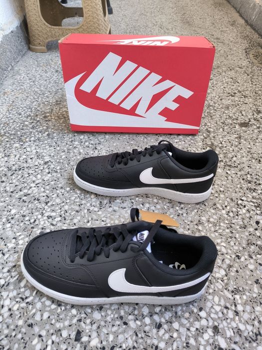 ОРИГИНАЛНИ НОВИ черни nike обувки размери 42 и 43 номер
