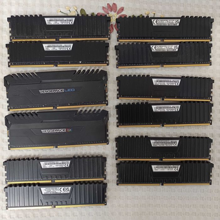 Kit Memorie Ram 8 16  32 64Gb DDR4 de la 2133 pana la 3600 Mhz