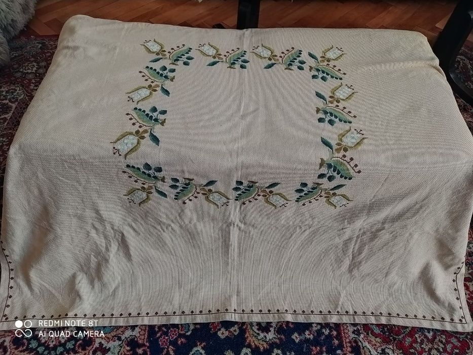 Красива ръчно шита покривка за маса НОВА Автентична