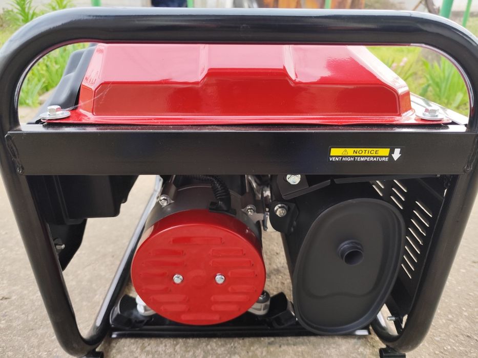 Генератор Honda нов