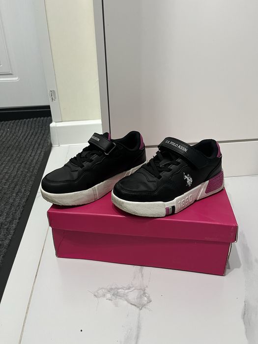 Продам кроссовки для девочки