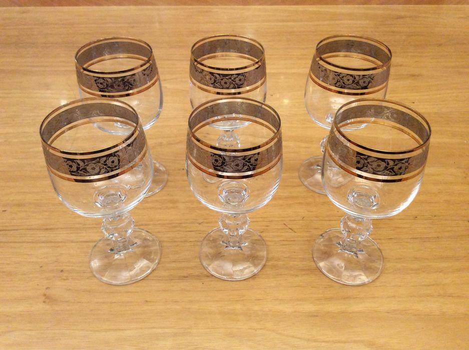 Фужеры, рюмки 3 набора, стопки 2 набора.