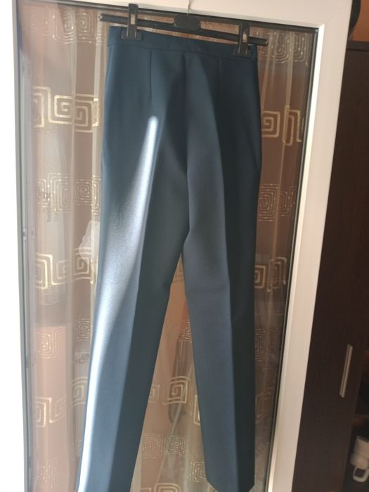 Costum elegant, nou, impecabil, sacou și pantaloni talia 40.