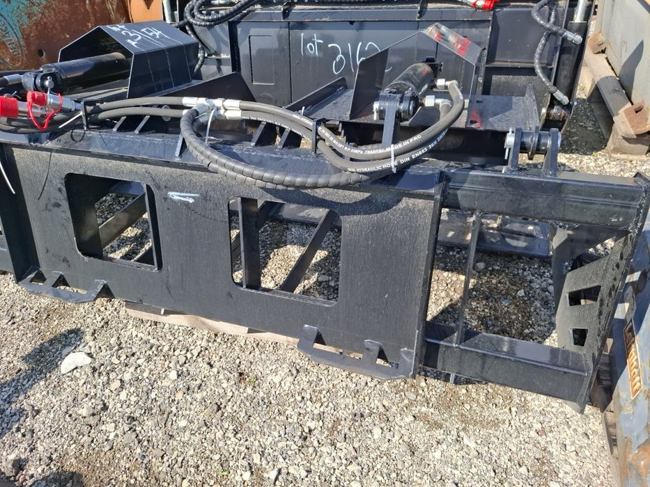 Cupă graifer pt mini încărcător frontal prindere universală