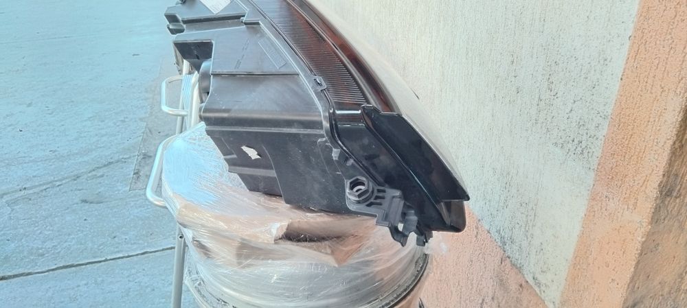 Продавам ляв фар за Skoda Karoq, Шкода Карок, Škoda Karoq оригинален