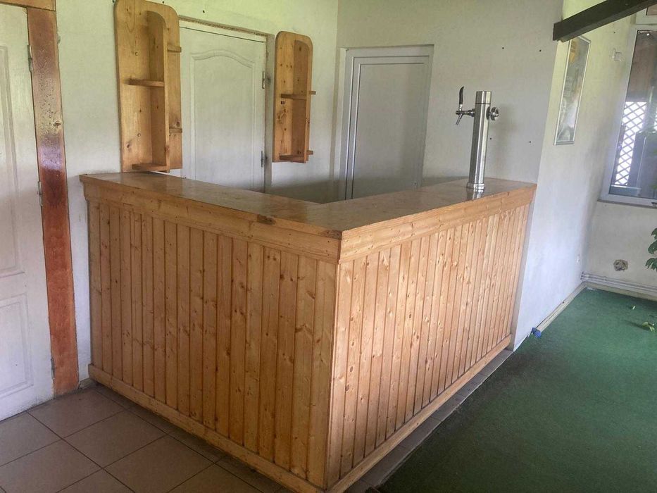 Vând bar rustic din lemn masiv, potrivit pentru terasă, foișor sau pub.