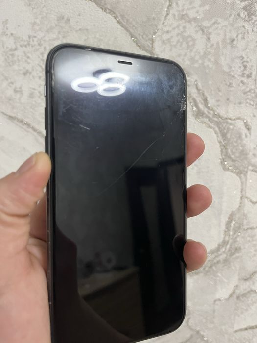 Айфон 11/64GB Айфон