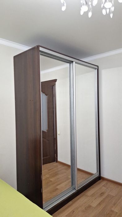 Продам шкаф двухстворчатый
