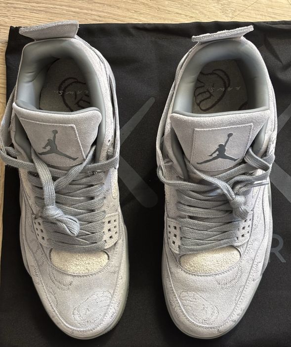 jordan retro 4 x kaws