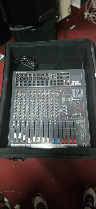 Mixer Soundcraft Spirit FX8 + husa Gator