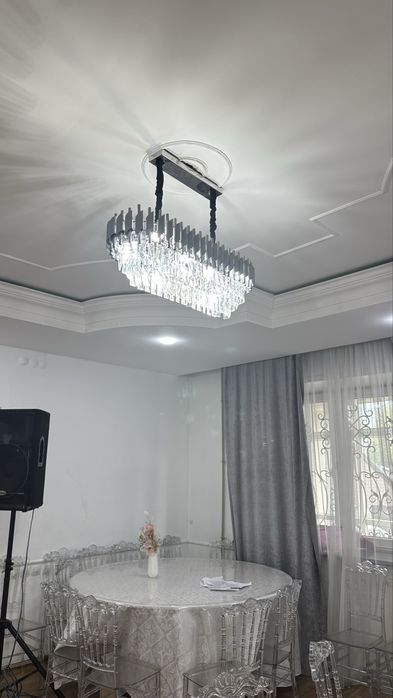 Продам люстры для зала