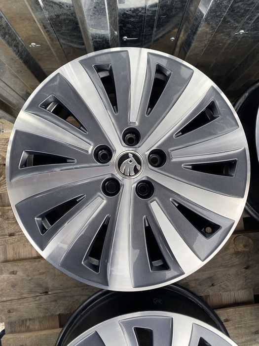 17 цола 5 х 112 мм Шкода , Skoda Superb , Oktavia , VW Фолксваген