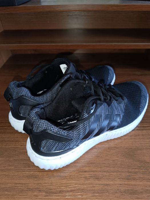 Adidas кроссовки