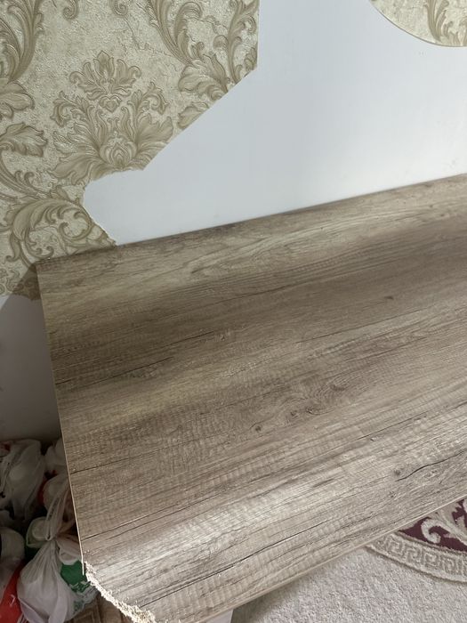 Стол продается б/у для кухни и зала