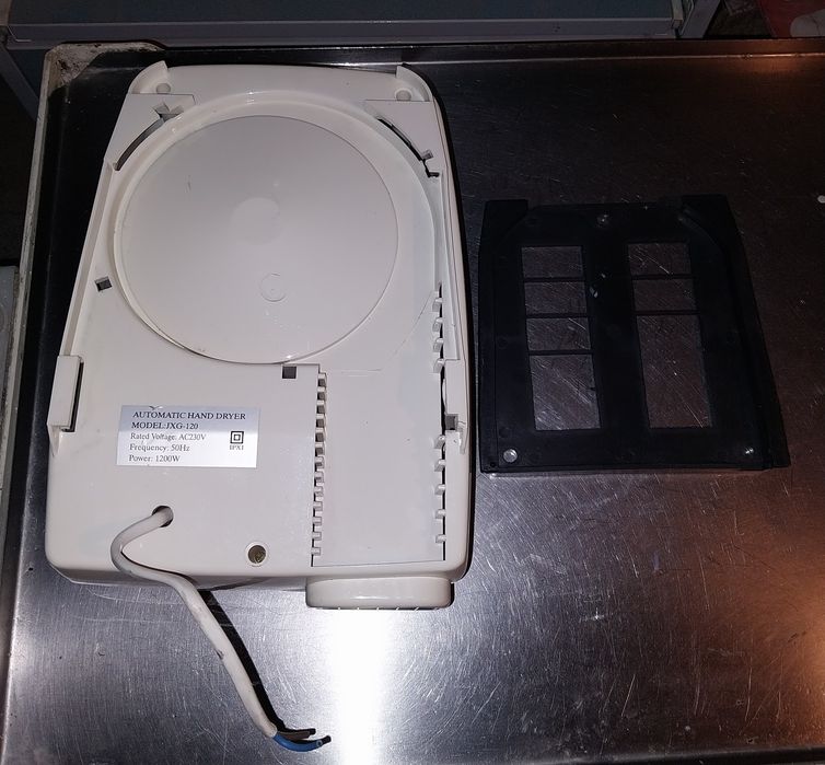 Сушилка настенная для рук, фляги, раковины, зеркала,кранперекрыватель