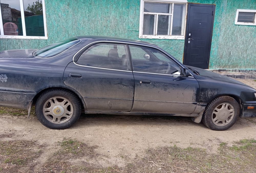 продам камри проминент 93г. объём  2.5