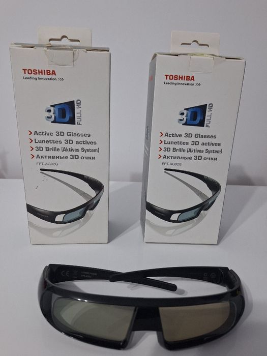 Vând ochelari activi 3D