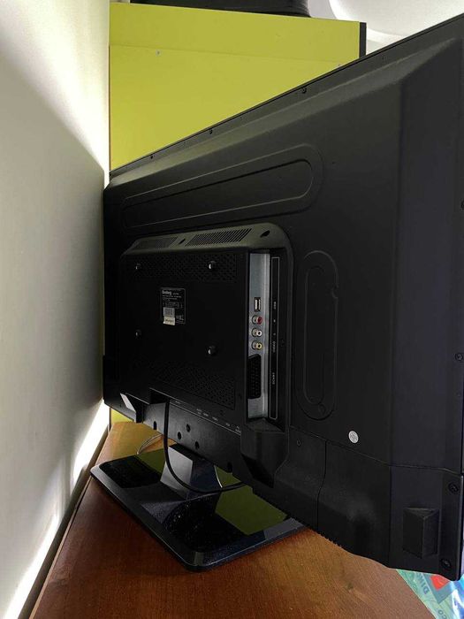 телевизор Elenberg