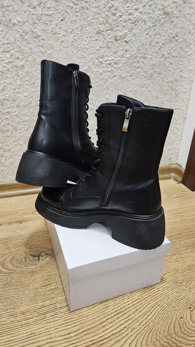 Дамски черни боти