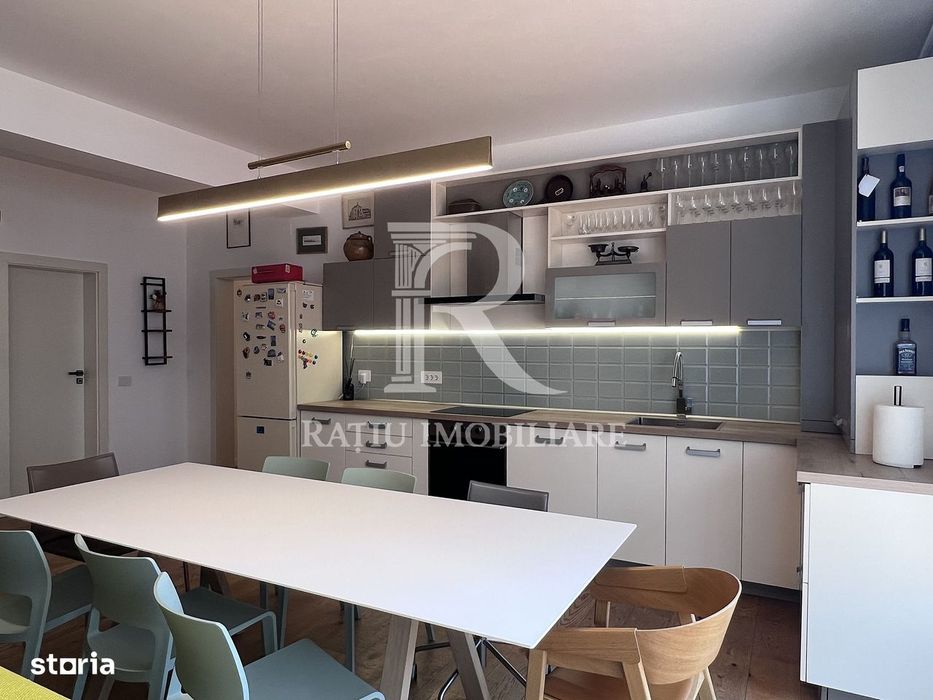 Penthouse cu Design Eclectic | Central | Panoramă Unică | Oradea