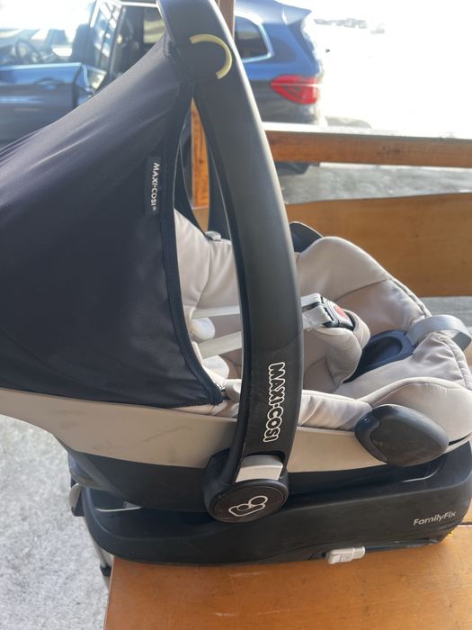 Scoica auto  maxicosi pebble cu baza izofix