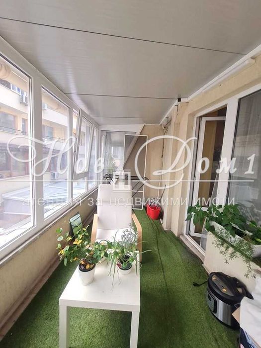 Продава се Двустаен апартамент в Варна, Базар Левски - 66 кв.м за 2591 €/кв.м - Снимка #1