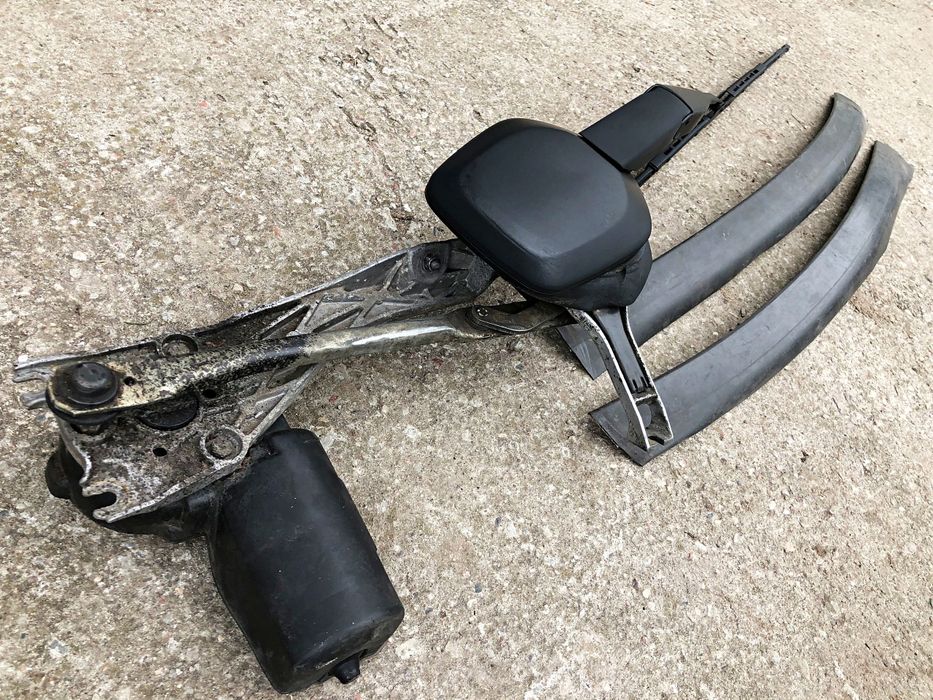 Продам запчасти мерс124