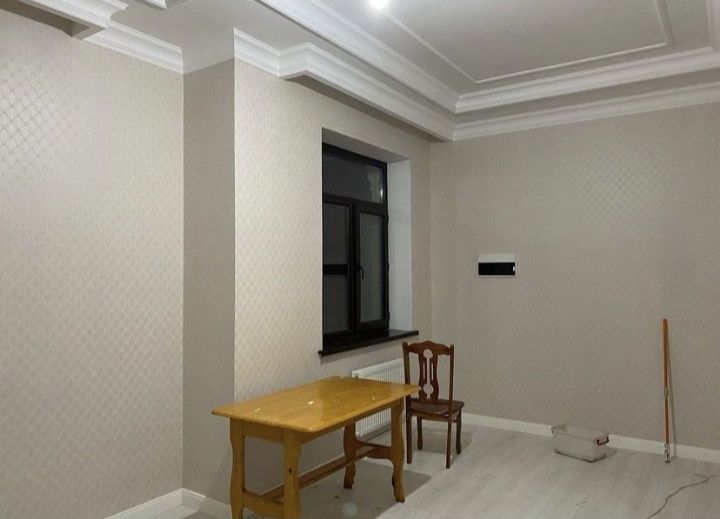 Обой,Галтели,Линолеум,плинтус.