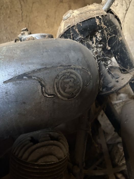 Продавам мотор зетка ява