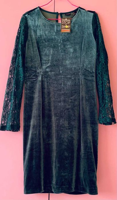 Прекрасни Рокли, всяка с посочена цена