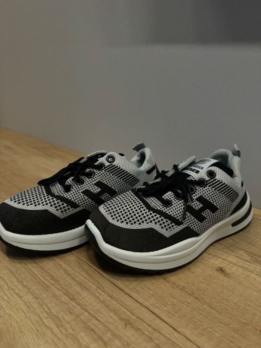 Новые кроссовки