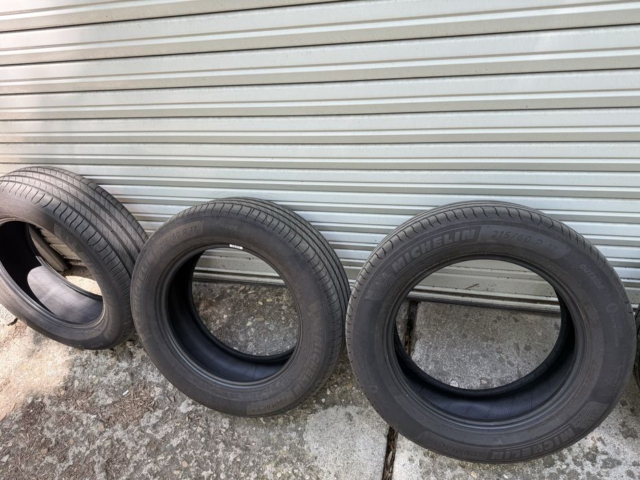Продавам 4 летни гуми Michelin Primacy 4 215/60/17