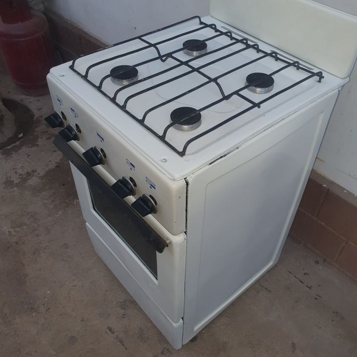 Газовая плита хорошем состояние