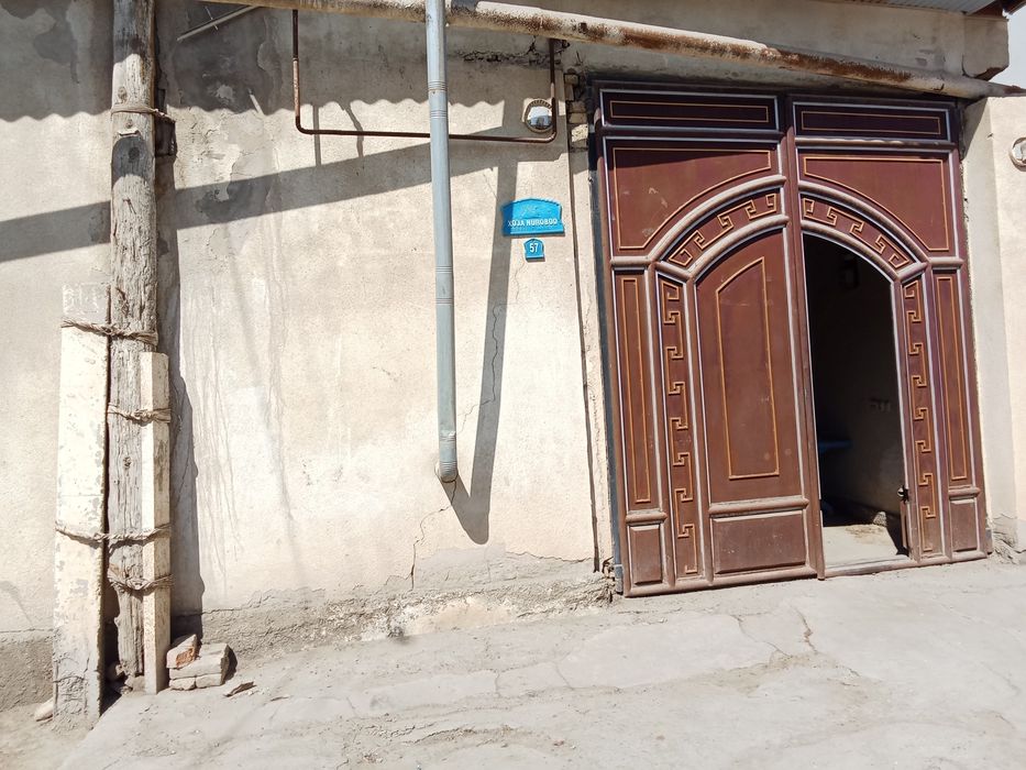 Eski shahar choy xona bangi orqasida ikkita xonasi bitgan uchta xonasi