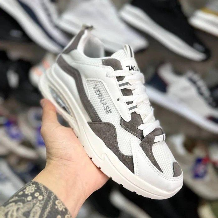 Кроссовки от производителя