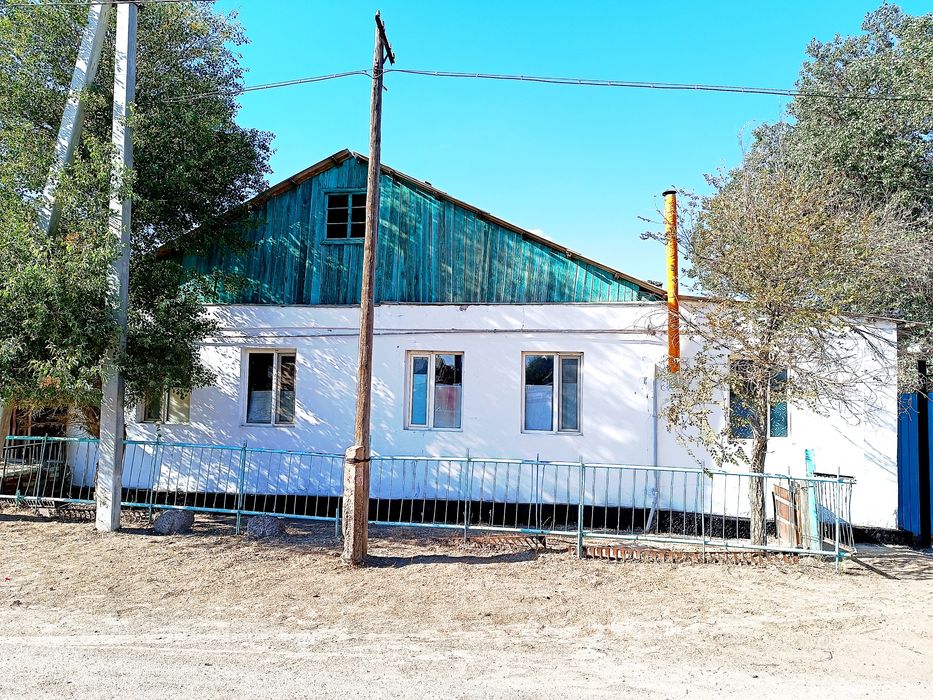 Үй сатылады. Бағасы келісімді.