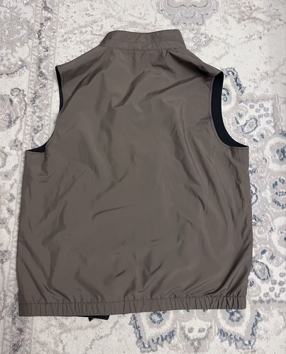 Продам жилетку Corneli