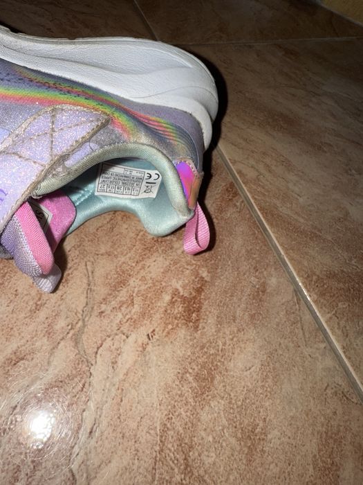 Skechers 28 светещи с еднорог