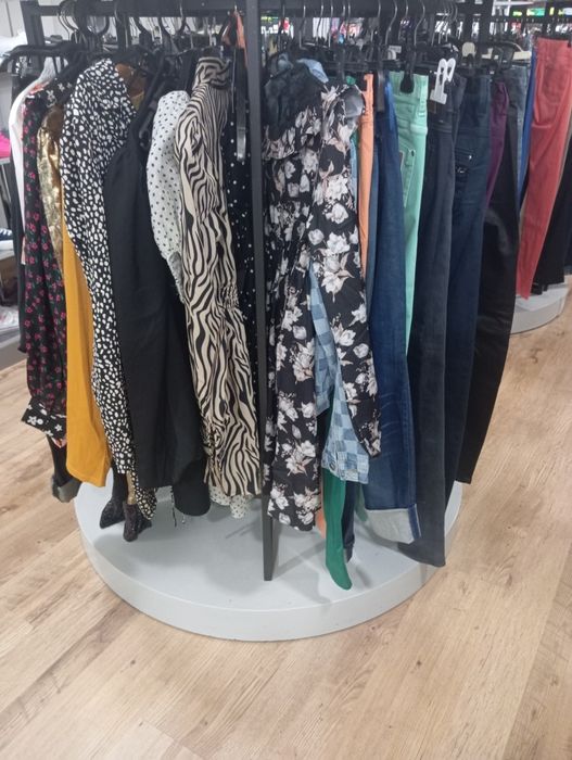 Продавам бизнес оригинална стока от Outlet магазин