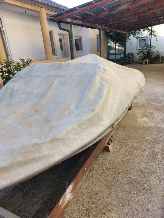 Barca Vega 360 fără motor