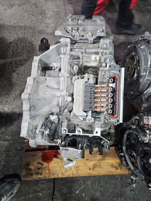 Скоростна кутия за Toyota Rav 4 2.5i хибрид 222к.с.