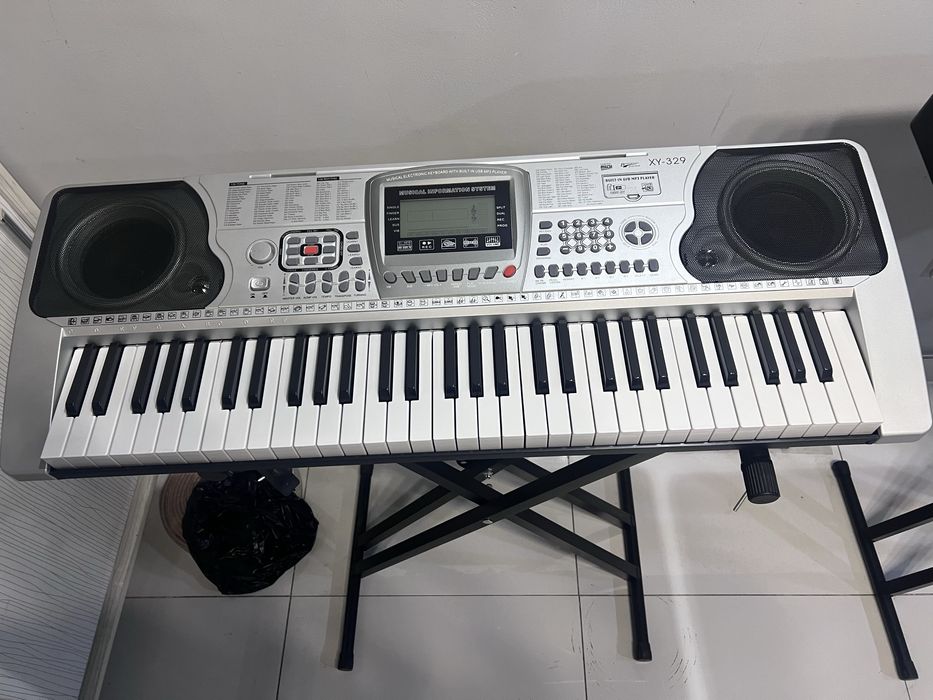 pionena sintizator sotiladi