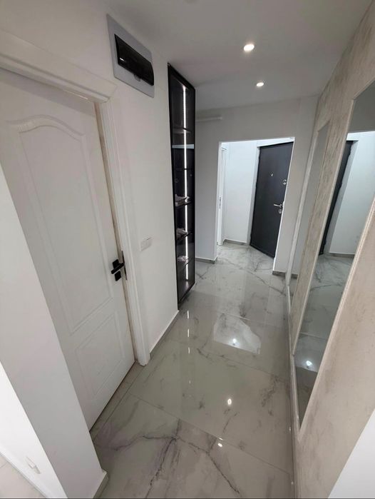 Apartament  cu 3 camere de închiriat