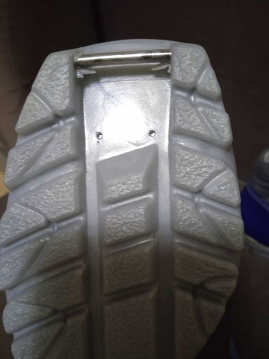 Продам новые лыжные ботинки, размер 36-37